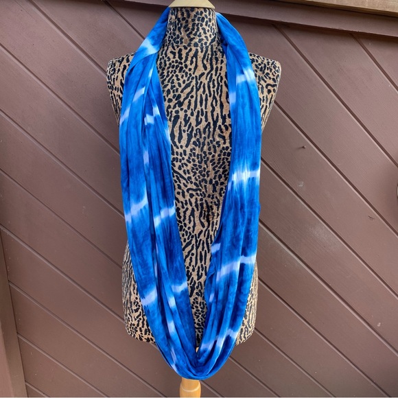 Loop-dee Nursing Cover / Infinity Scarf - Picture 4 of 8